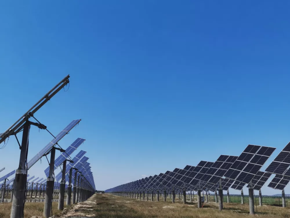 Worm reducer for renewable energy solar tracking system