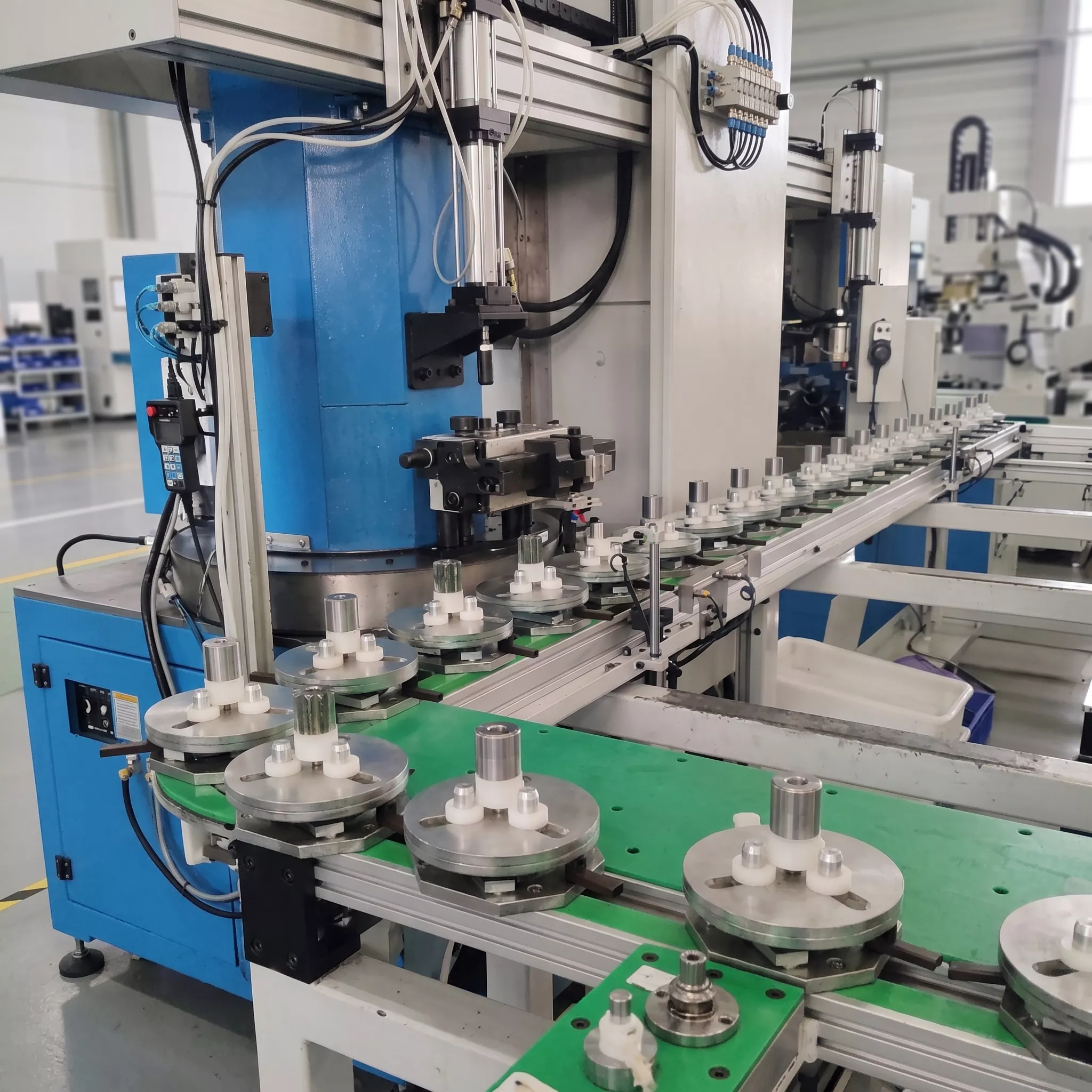 GBCTN-150 CNC hobbing machine key components close-up